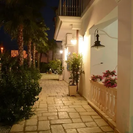 La Colimena Bed & Breakfast 4*