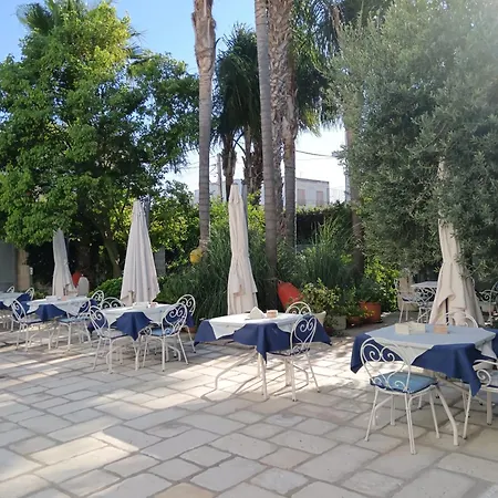 La Colimena Bed and Breakfast 4*